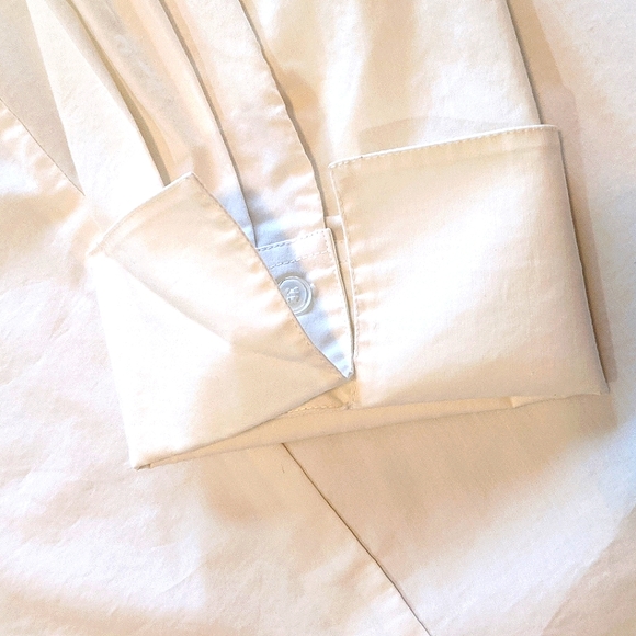 White A&E Sport fitted v-neck button down - Picture 5 of 8